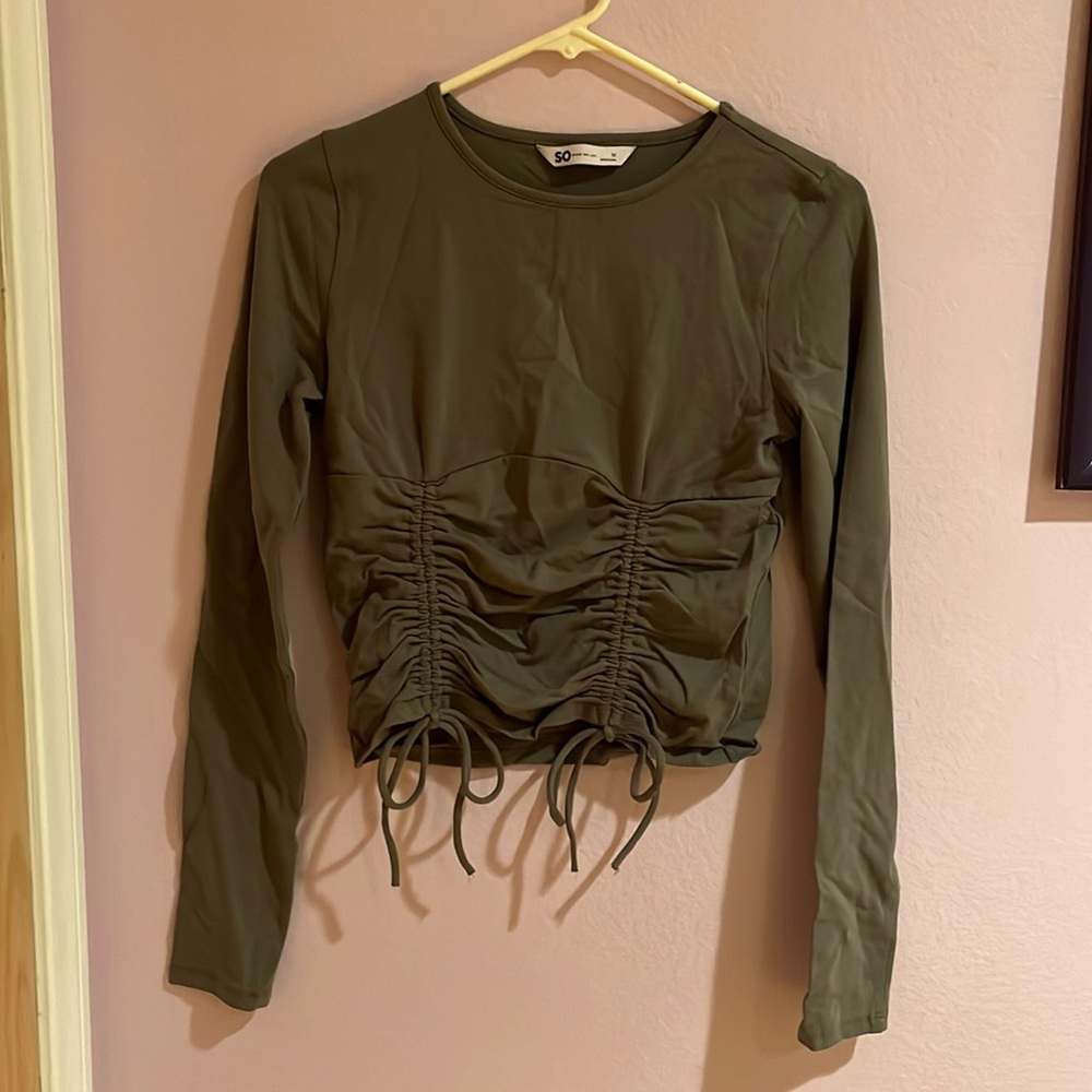 Olive green long sleeve ruched top w/ bows. Brand: SO - Goods for Life. Size M.